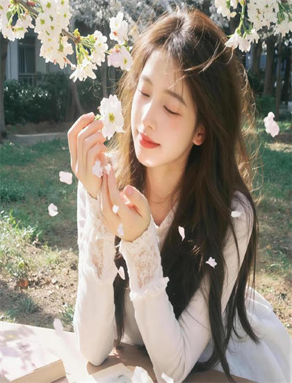 《小修女》开场分析：第一印象与叙事建立，提名影片